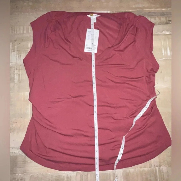 Athleta Outbound V-Neck Rose T-Shirt 1X NWT - Picture 4 of 11